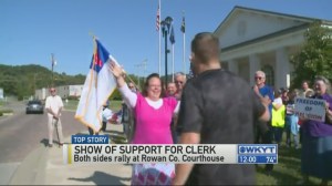kim-davis-flag