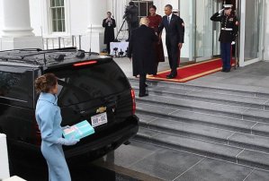 Trump-leaves-Melania-behind-807515