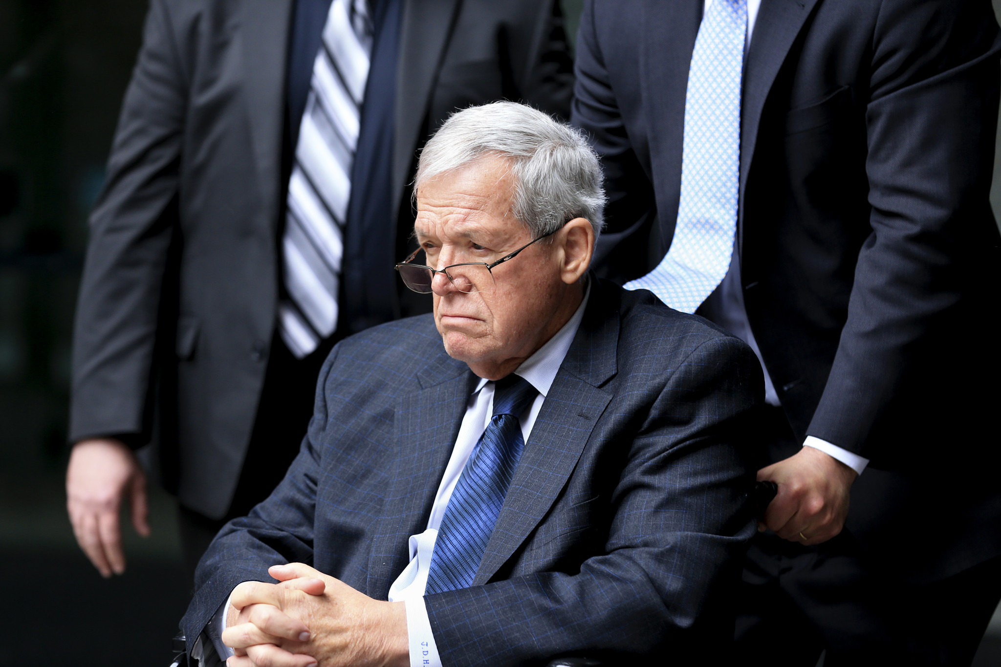ct-dennis-hastert-lawsuit-met-20170222